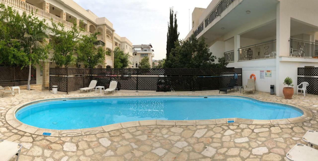 King'S Gardens Apartment Paphos Exterior photo